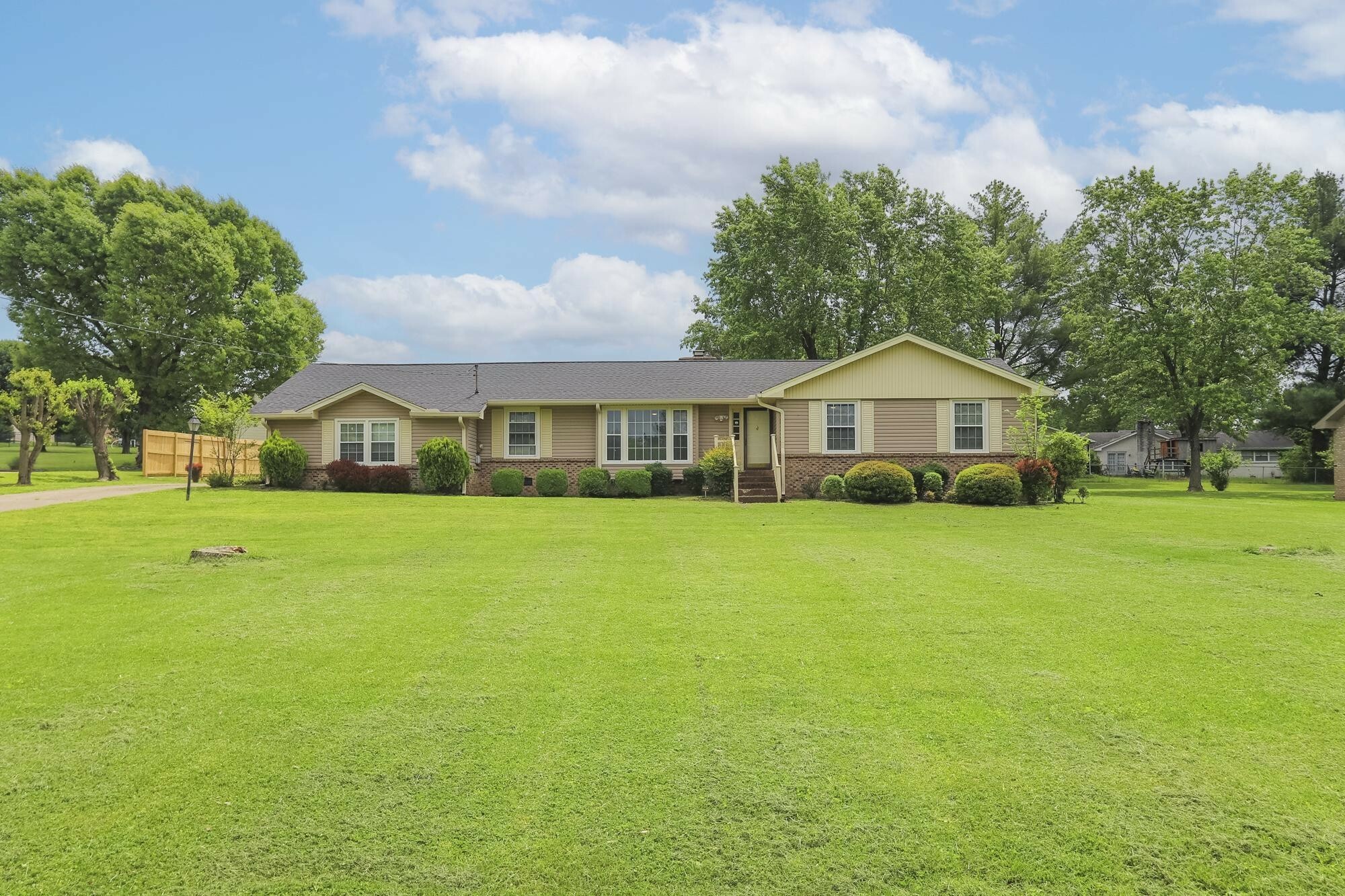 Property Photo: 505 W Angela Cir TN 37072