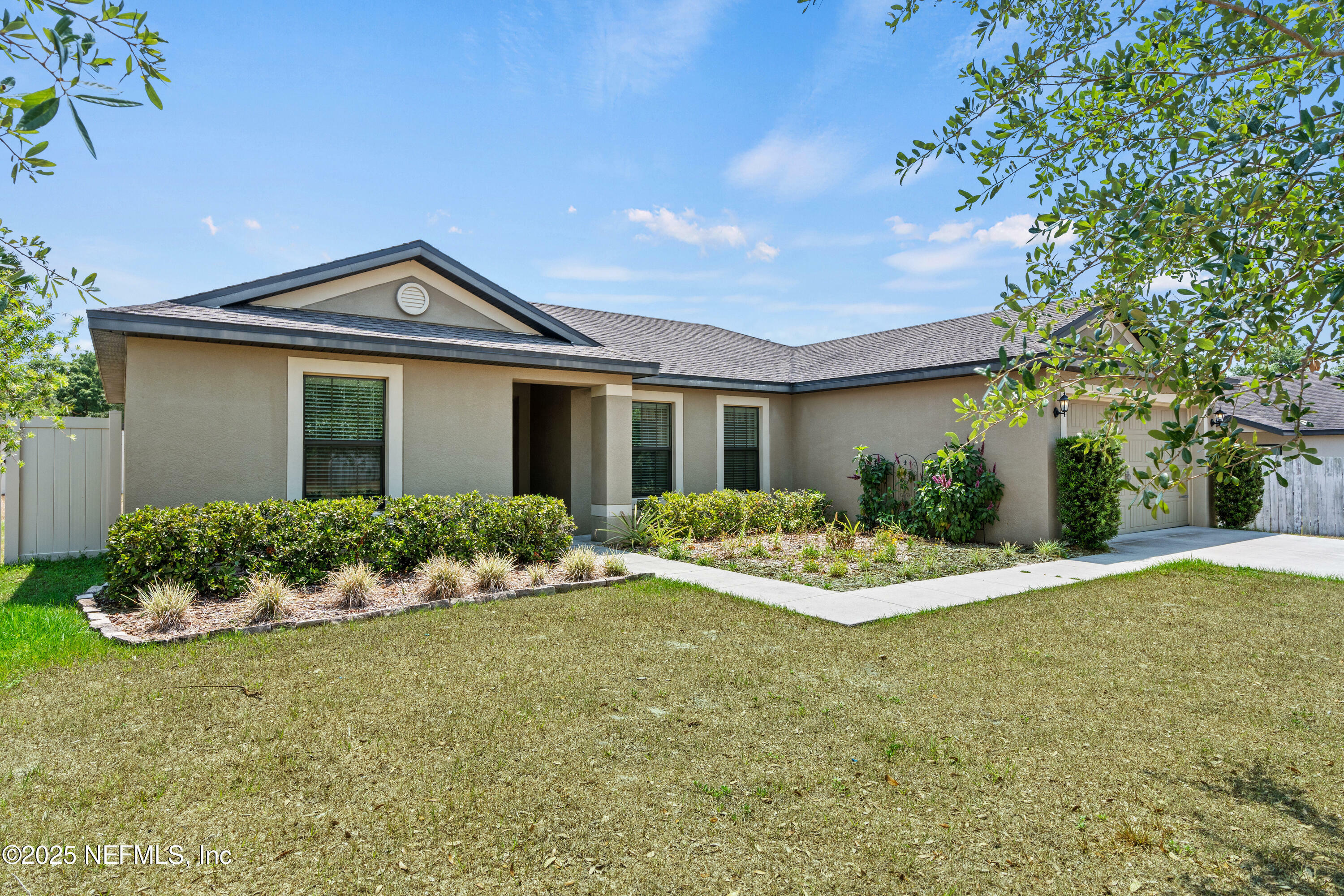 Property Photo: 337 Southern Winds Boulevard FL 32720