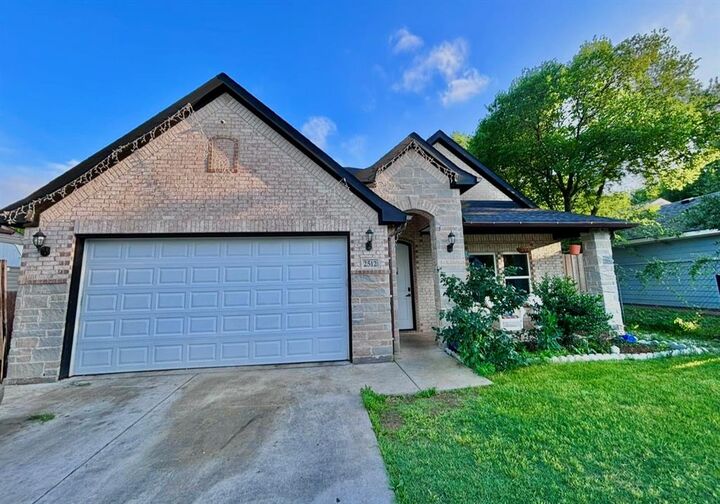 2512 Highcrest Avenue  Fort Worth TX 76111 photo