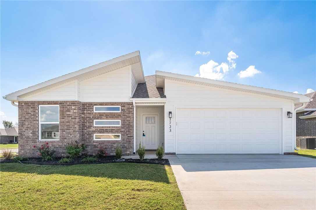 Property Photo: 1723 Ferguson Street AR 72751