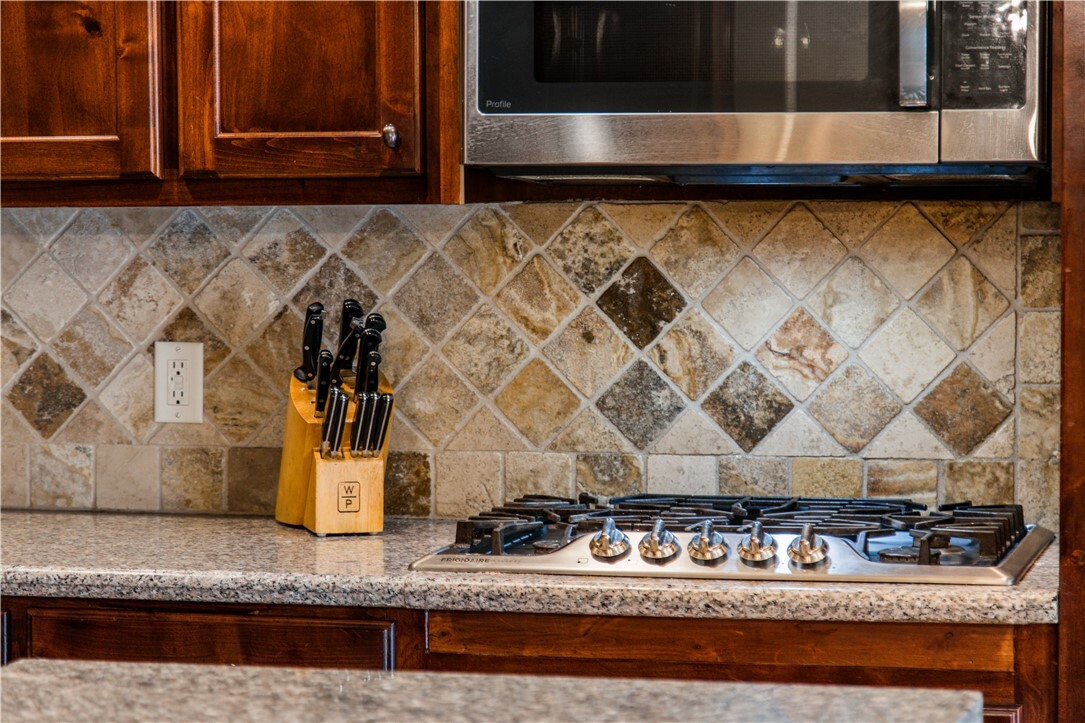 Property Photo: 2915 N 15th Place AR 72756