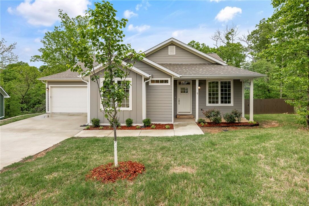 Property Photo:  9 Hubert Lane  AR 72715 
