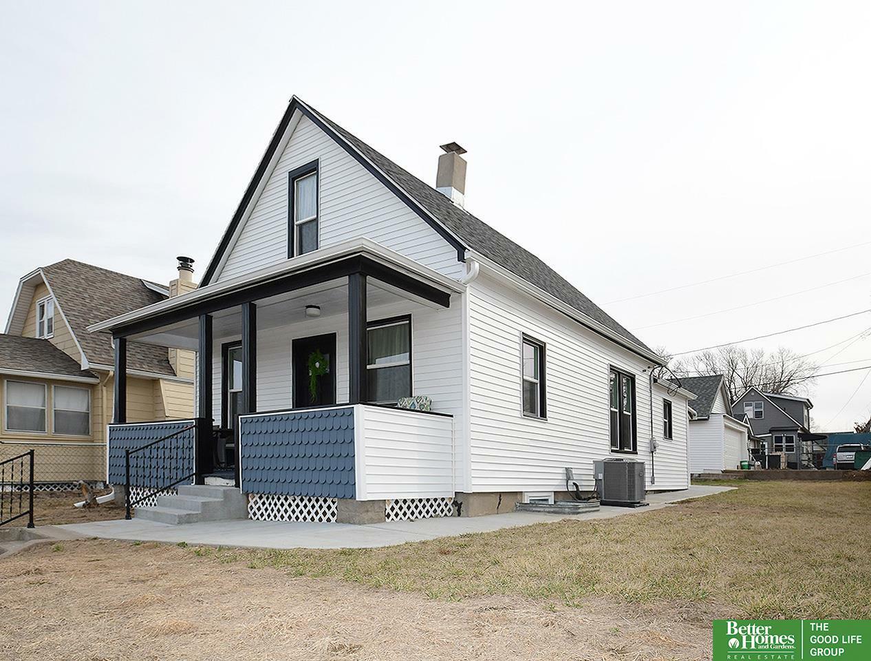 Property Photo: 5325 S 33 Avenue NE 68107