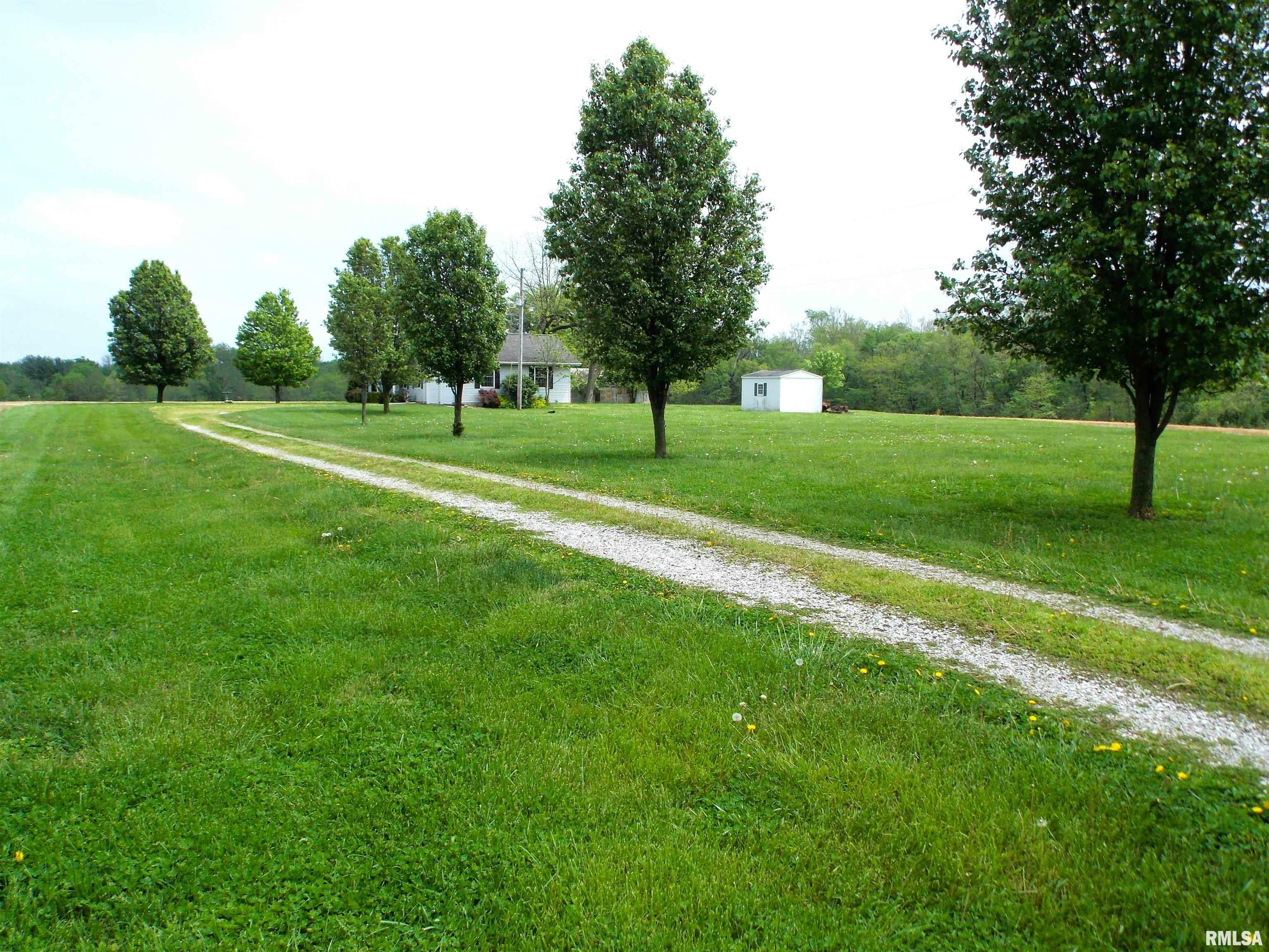 Property Photo: 19880 Persimmon Tree Road IL 62801