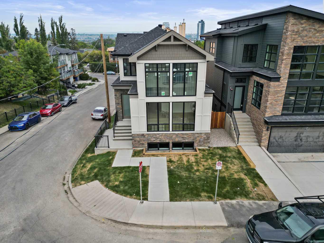 Property Photo: 1516 22 Avenue SW AB T2T 0R5