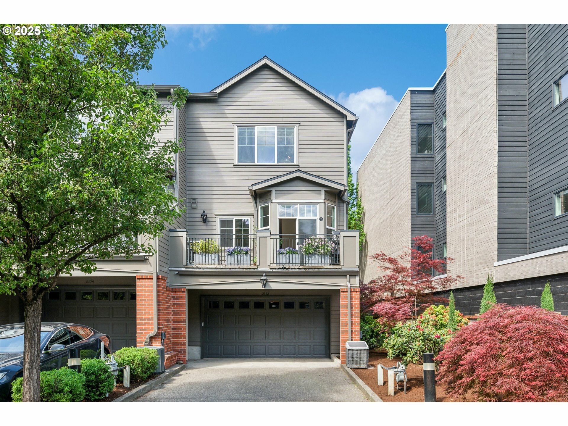 Property Photo: 2352 NW Raleigh St 1 OR 97210