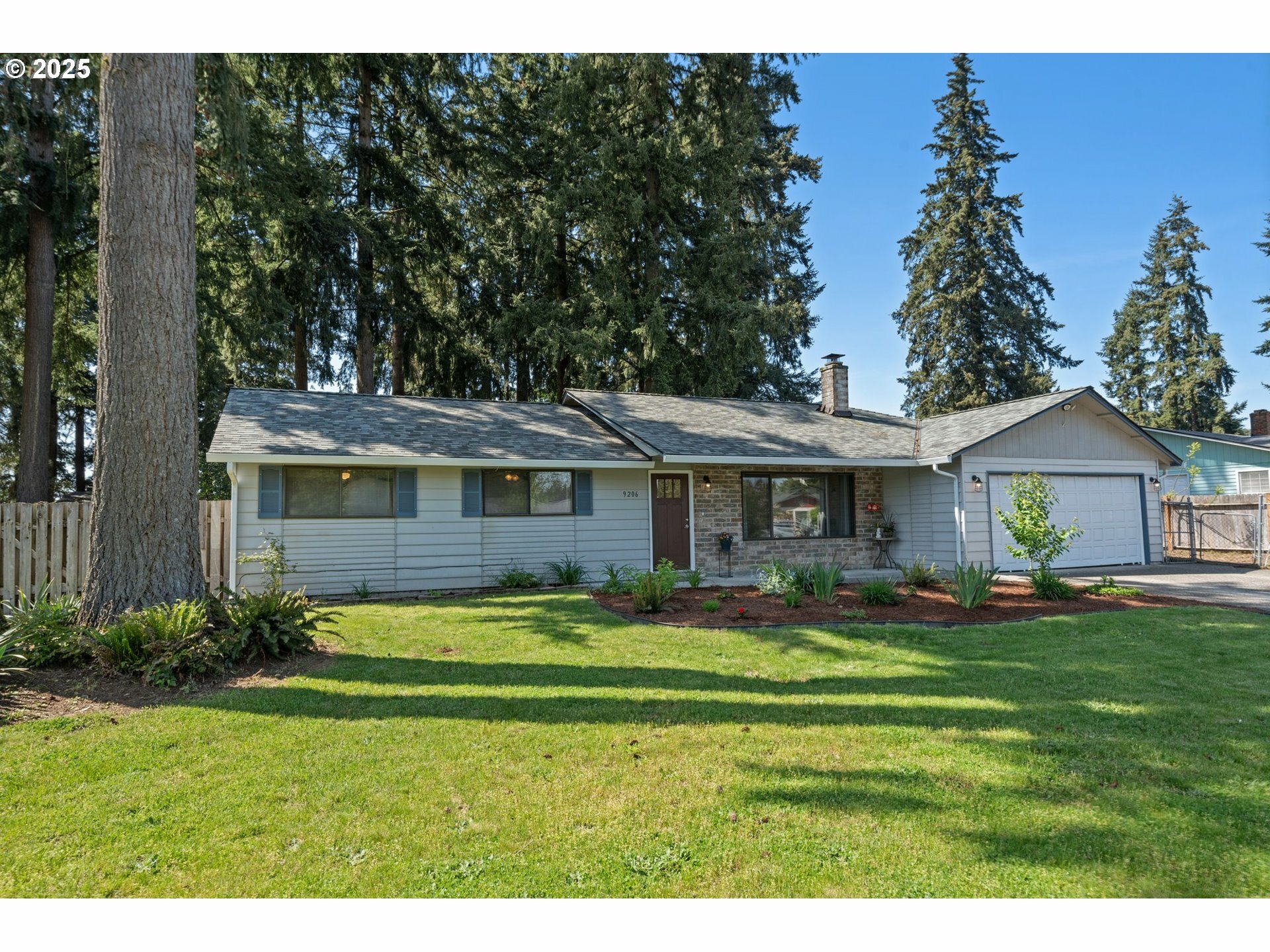 Property Photo: 9206 NE 105th Ave WA 98662