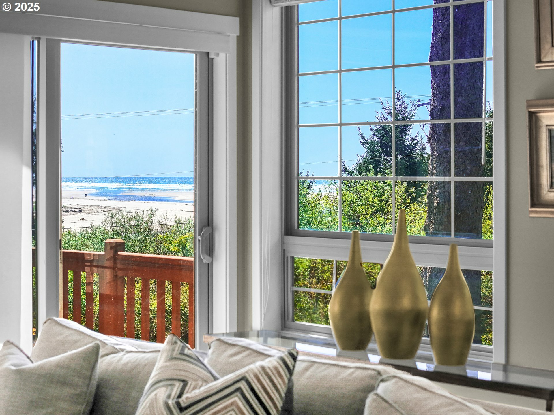 Property Photo: 571 Antler Rd OR 97110