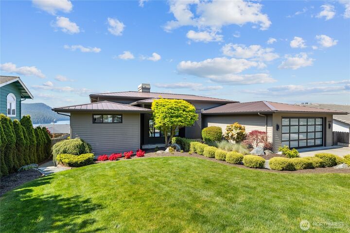Property Photo: 1808 Highland Dr WA 98221