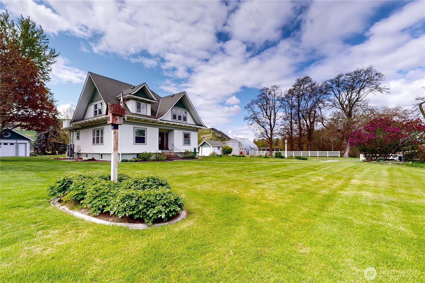 Property Photo: 633 Lower Hogeye WA 99361
