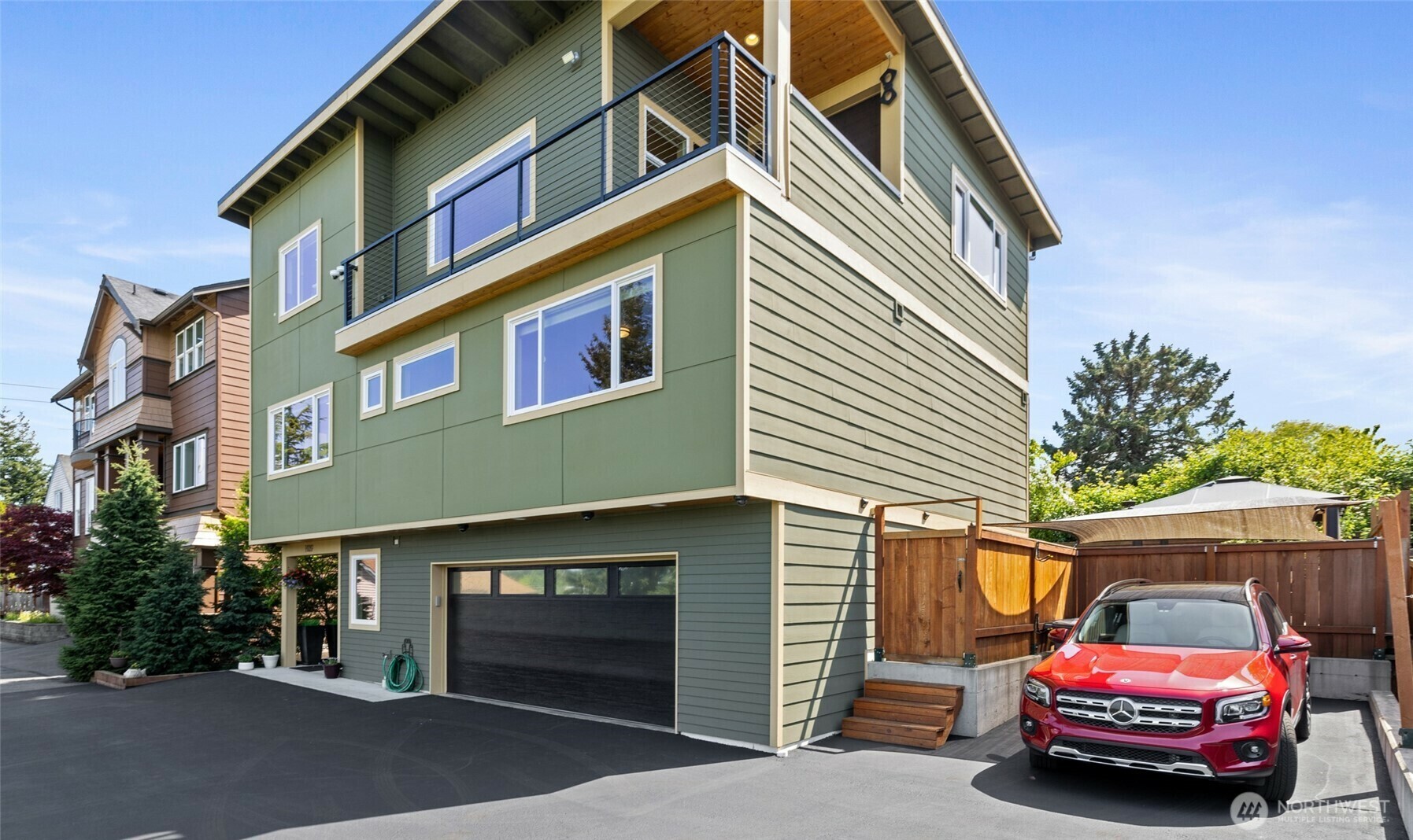Property Photo: 1409 Shattuck Avenue S WA 98055