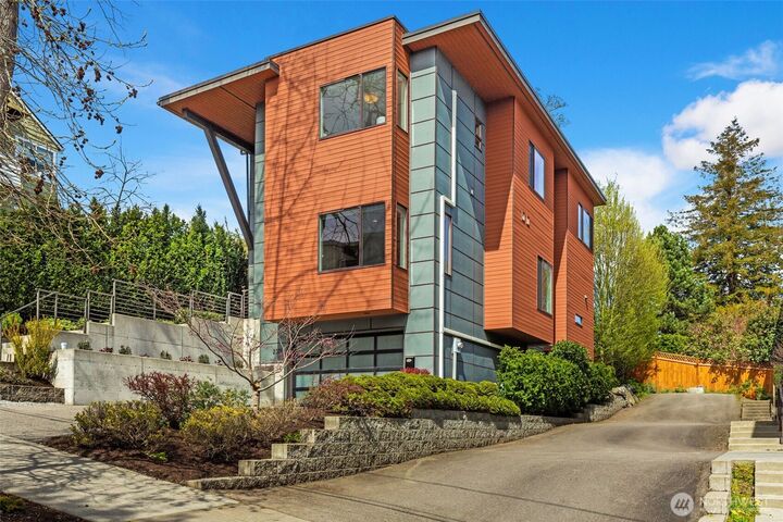 2312 E Thomas Street  Seattle WA 98112 photo