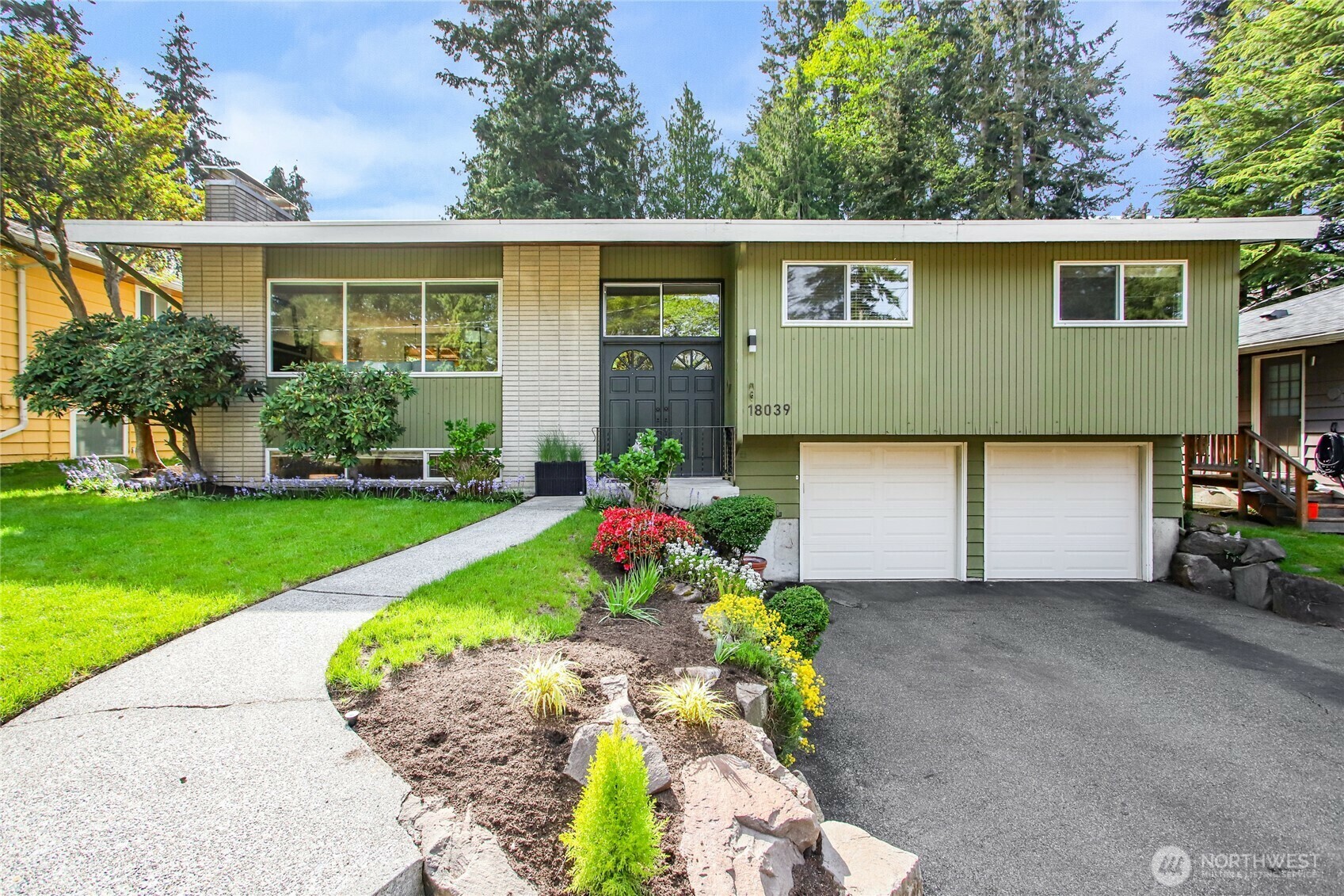 Property Photo: 18039 Burke Avenue N WA 98133