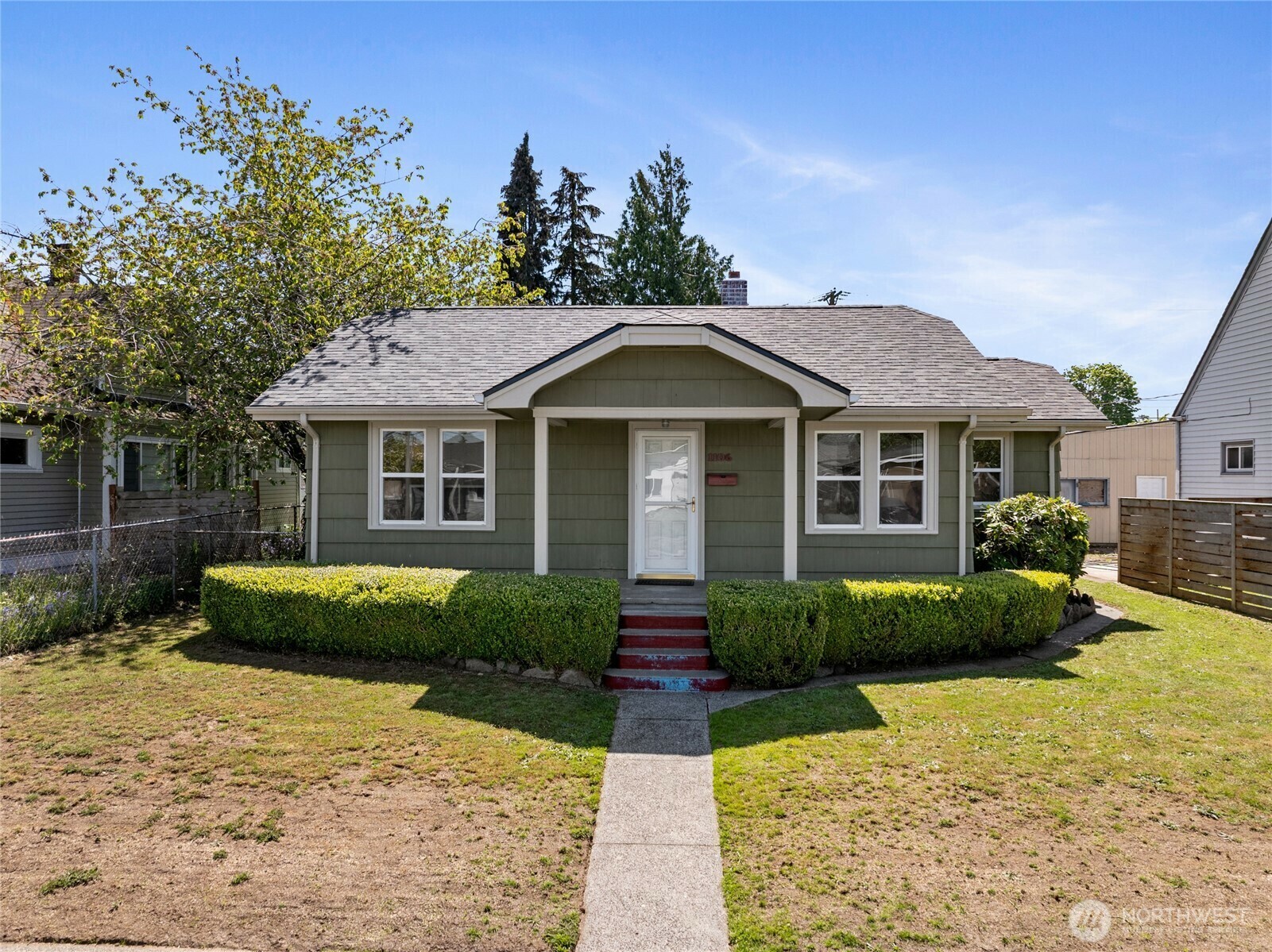Property Photo: 1106 E Harrison Street WA 98404
