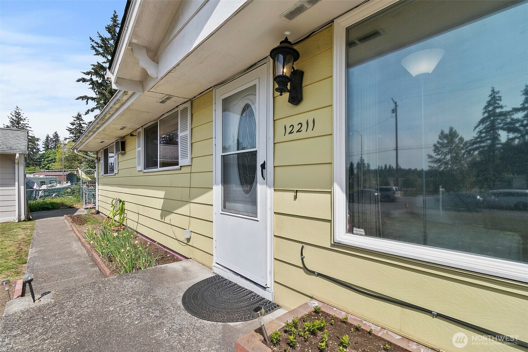Property Photo: 12211 94th Avenue E WA 98373