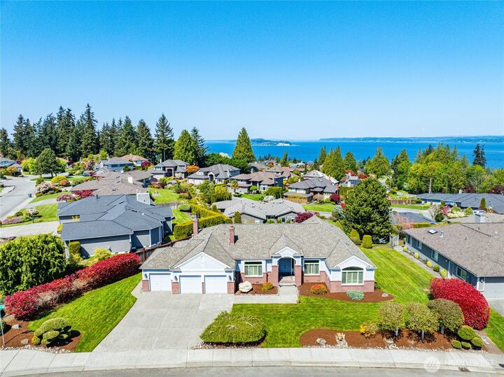 Property Photo:  2431  56th Street SW  WA 98203 