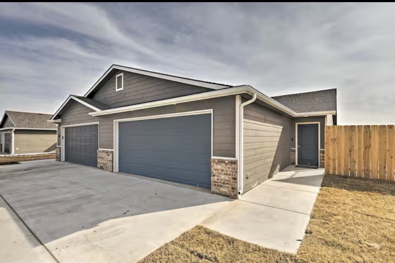 Property Photo:  1821 E 69th St N  KS 67219 