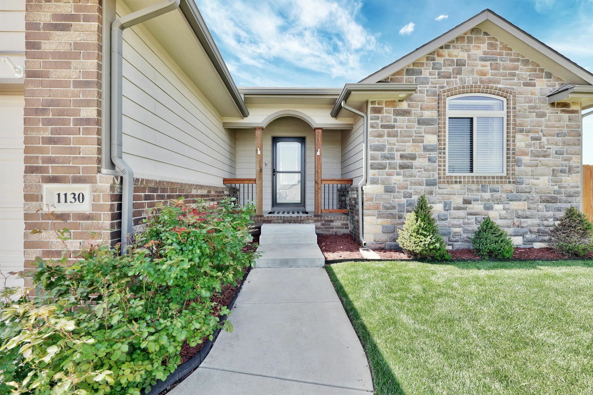 Property Photo: 1130 N Lake Ridge Ct KS 67037