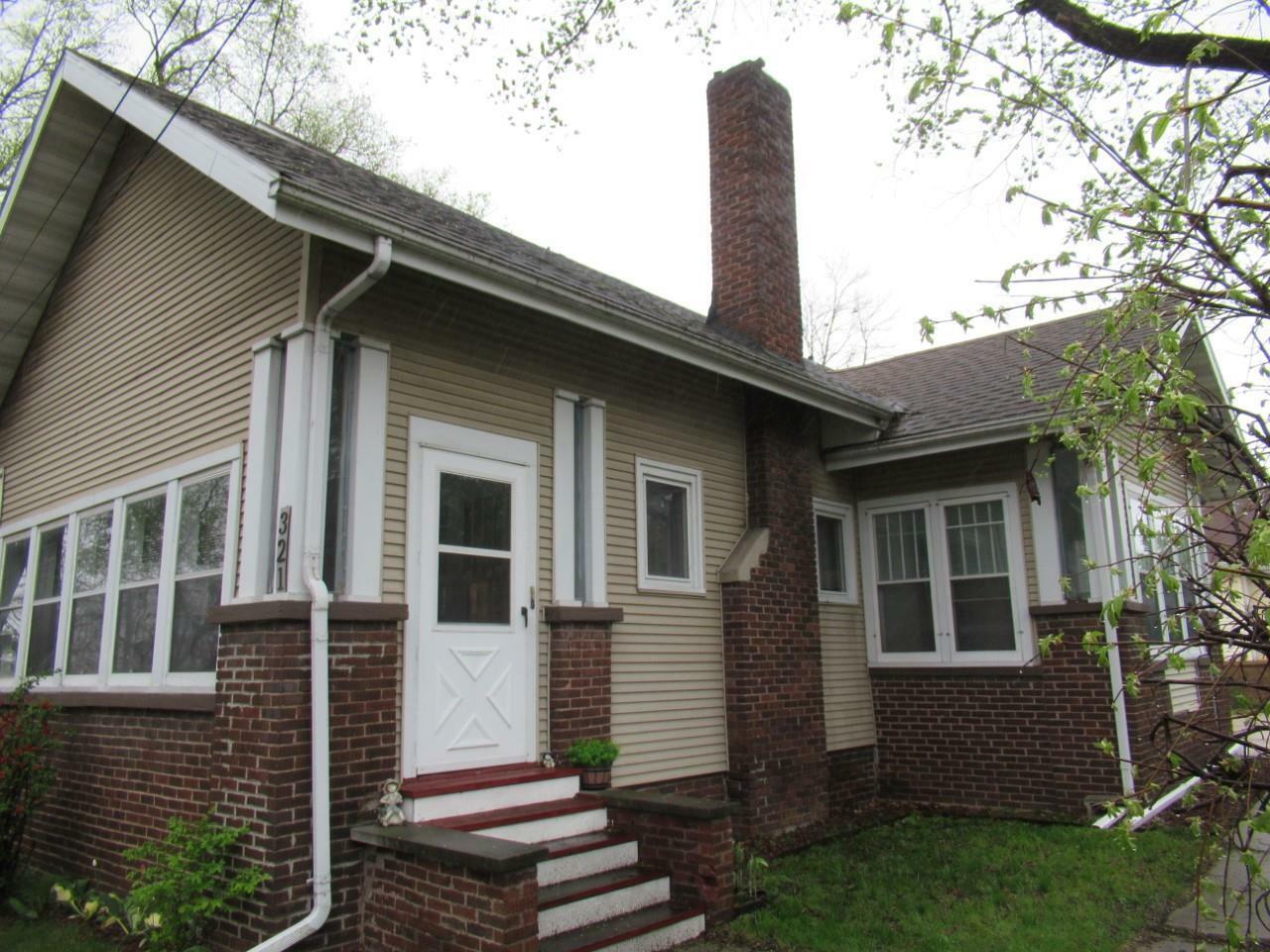 Property Photo: 321 East Centerway WI 53545