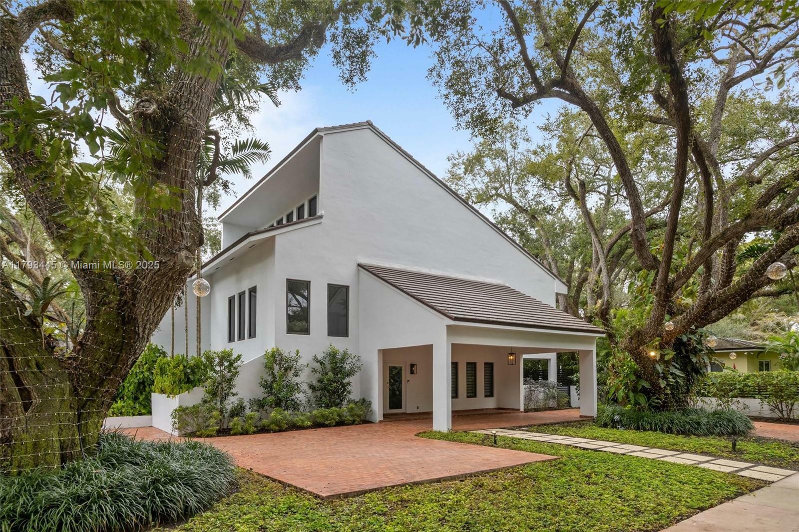 Property Photo: 6510 Castaneda Street FL 33146