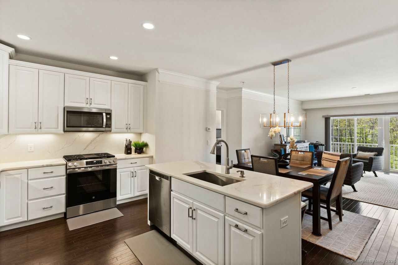 Property Photo: 823 Center Meadow Lane 823 CT 06810