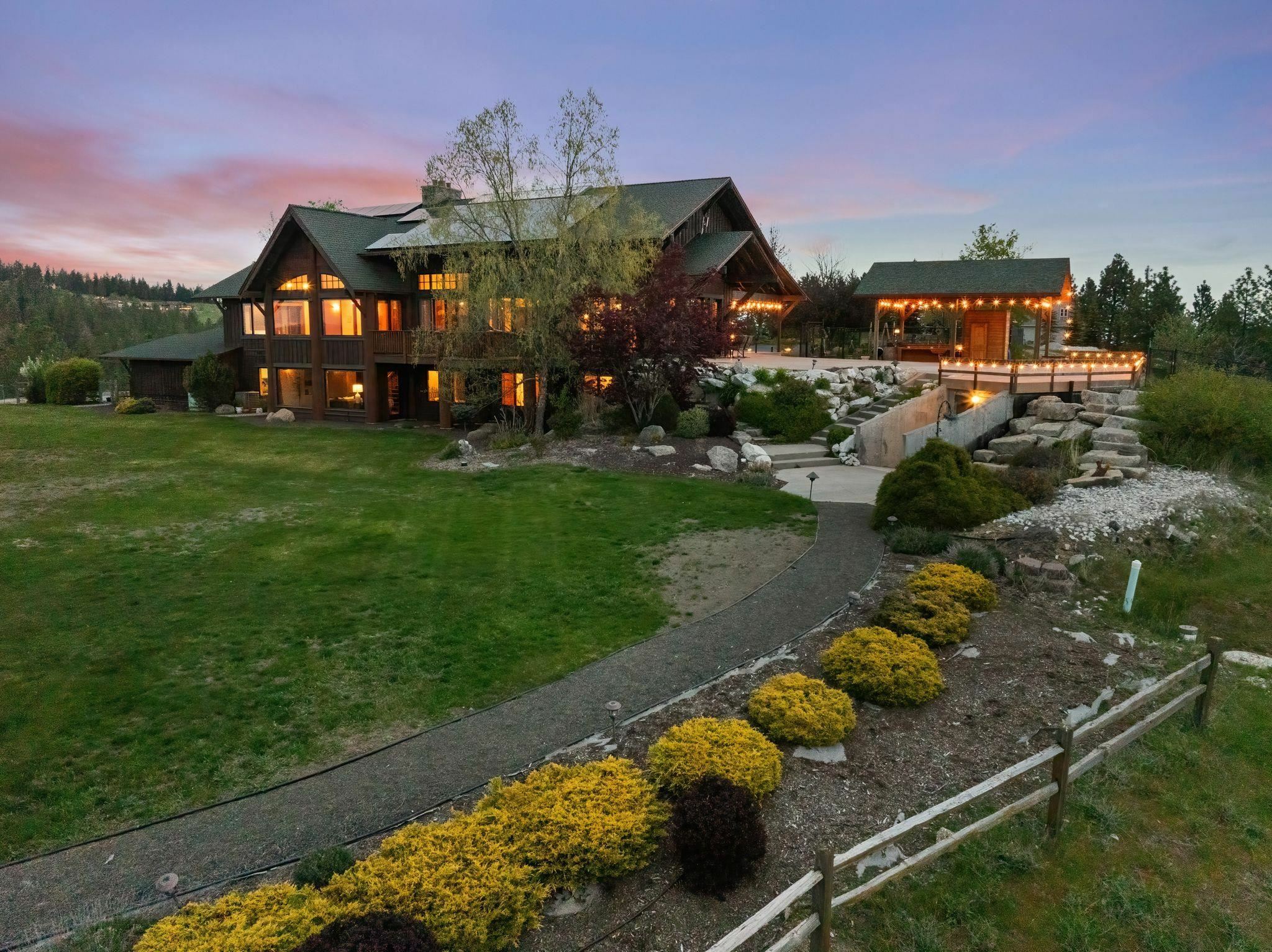 Property Photo: 3906 W Crandall Ln WA 99208