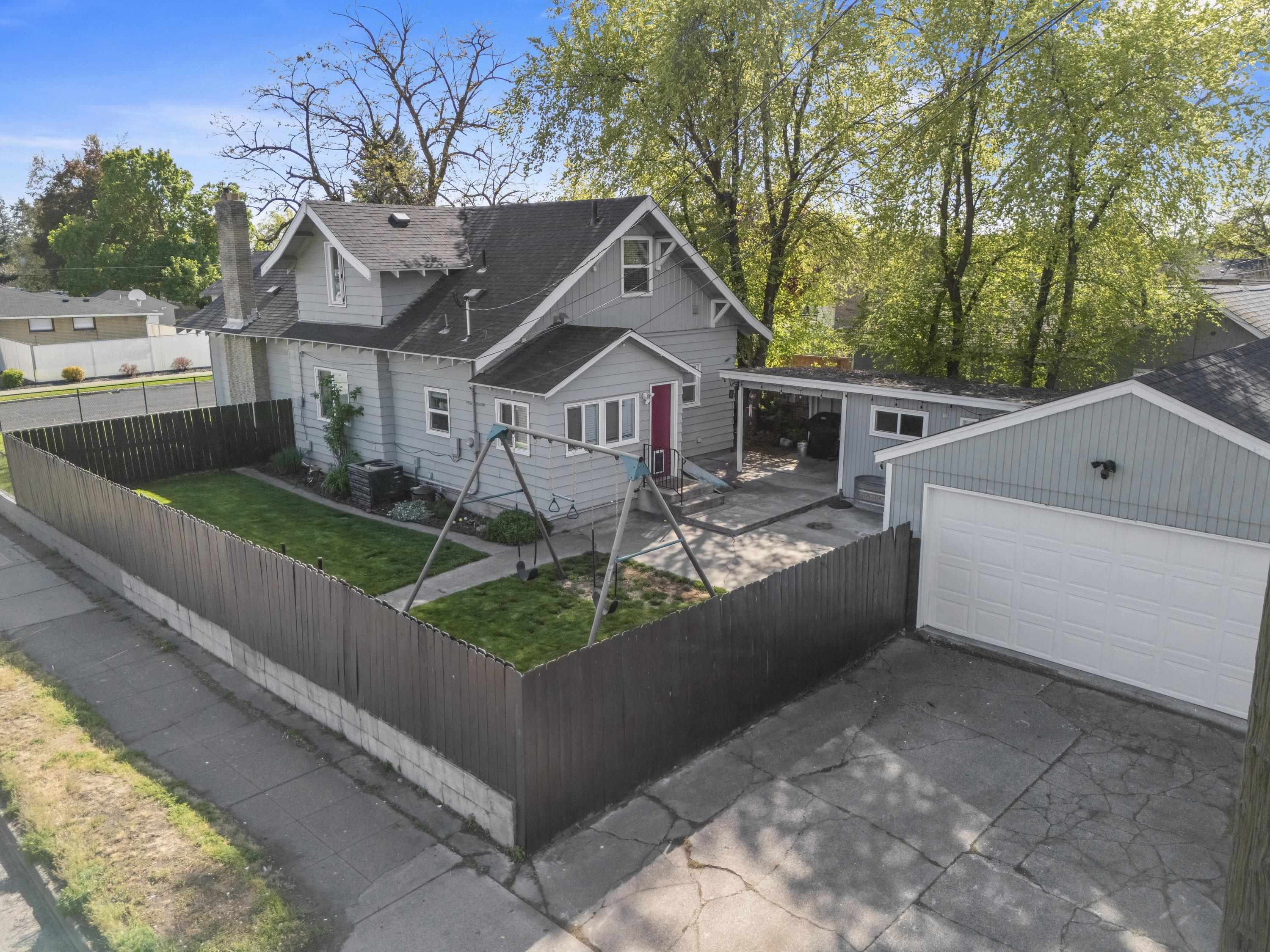 Property Photo: 929 E Walton Ave WA 99207