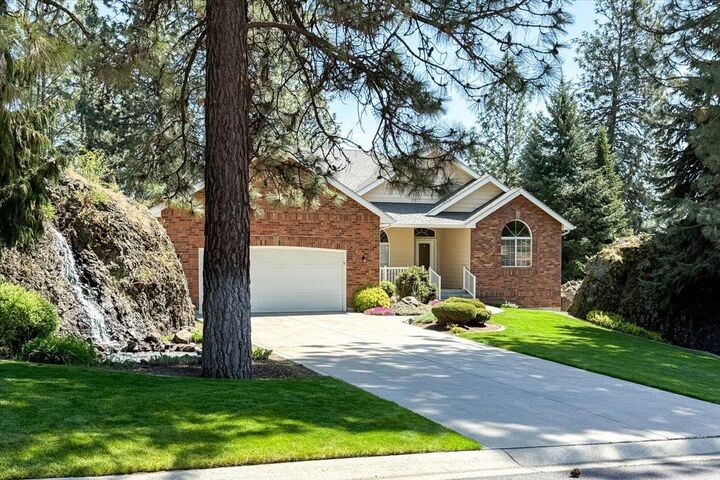 6916 N East Bluff Ct  Spokane WA 99208 photo