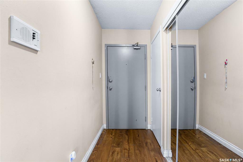 Property Photo: 522 X Avenue S 304 SK S7M 4X9