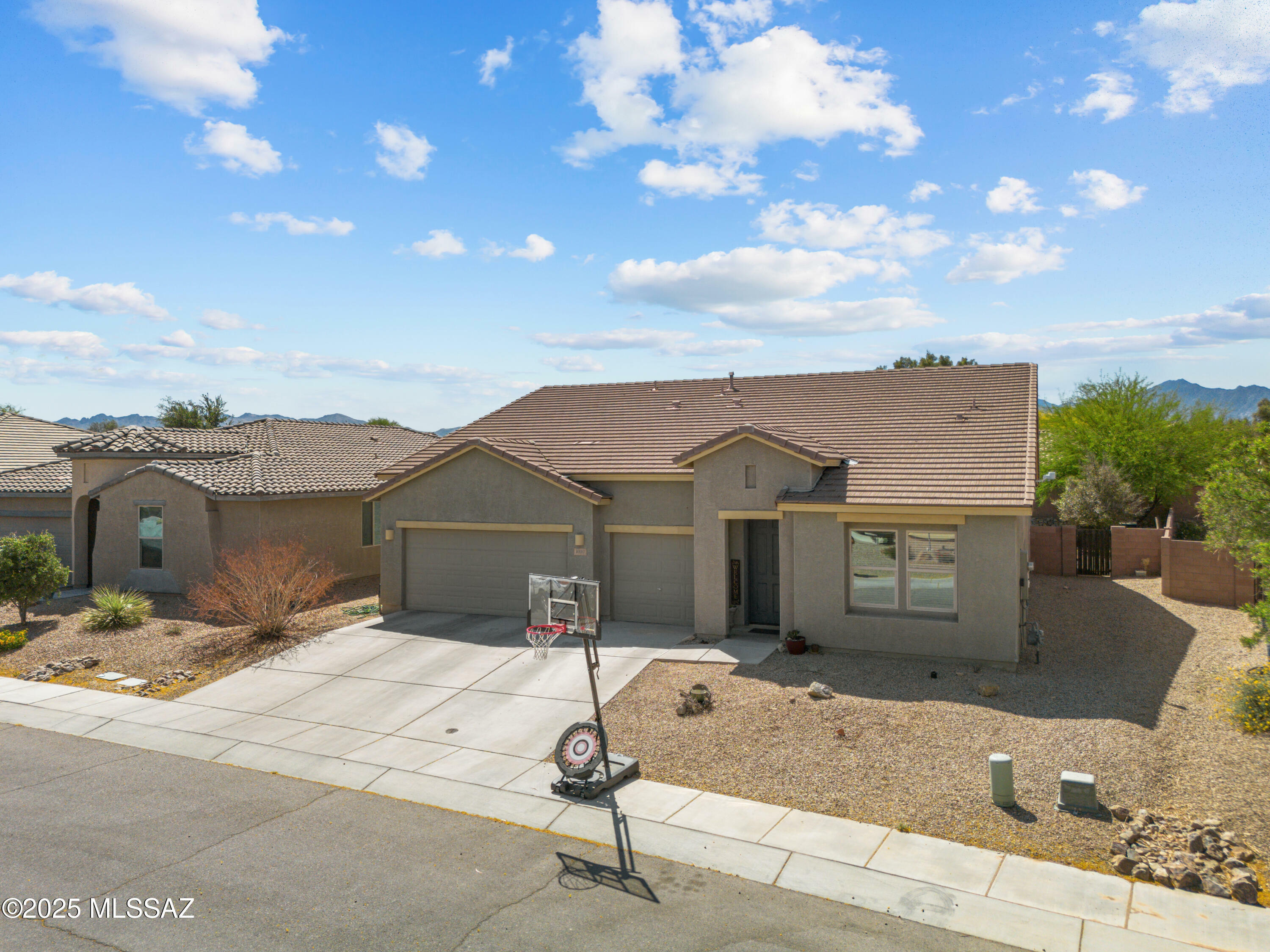 1020 E Wiley Squirrel Lane  Sahuarita AZ 85629 photo