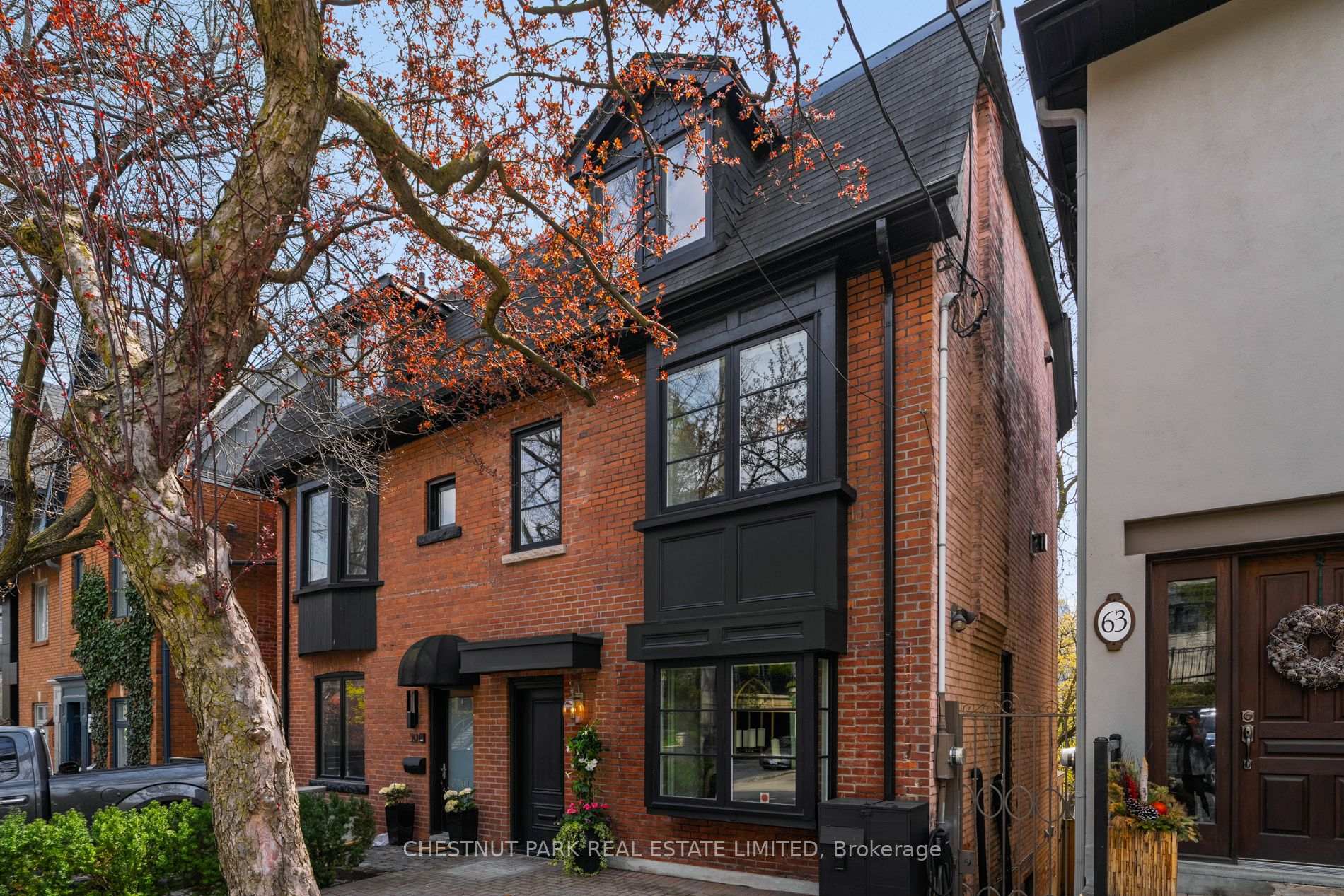 Property Photo: 61 Woodlawn Avenue W ON M4V 1G6