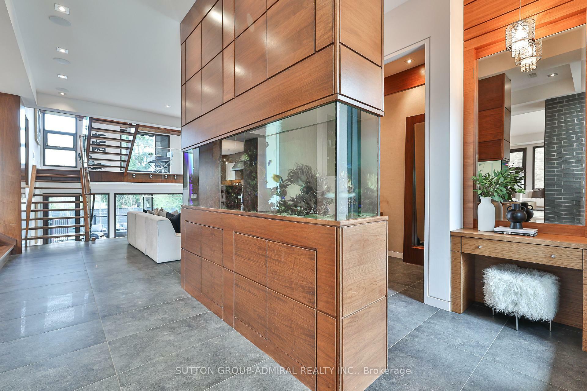 Property Photo:  415 Douglas Avenue  ON M5M 1H3 