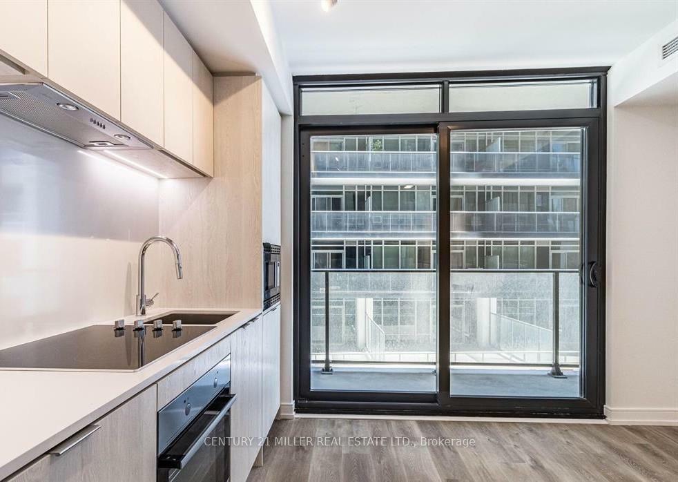 Property Photo:  1 Jarvis Street 520  ON L8R 3J2 