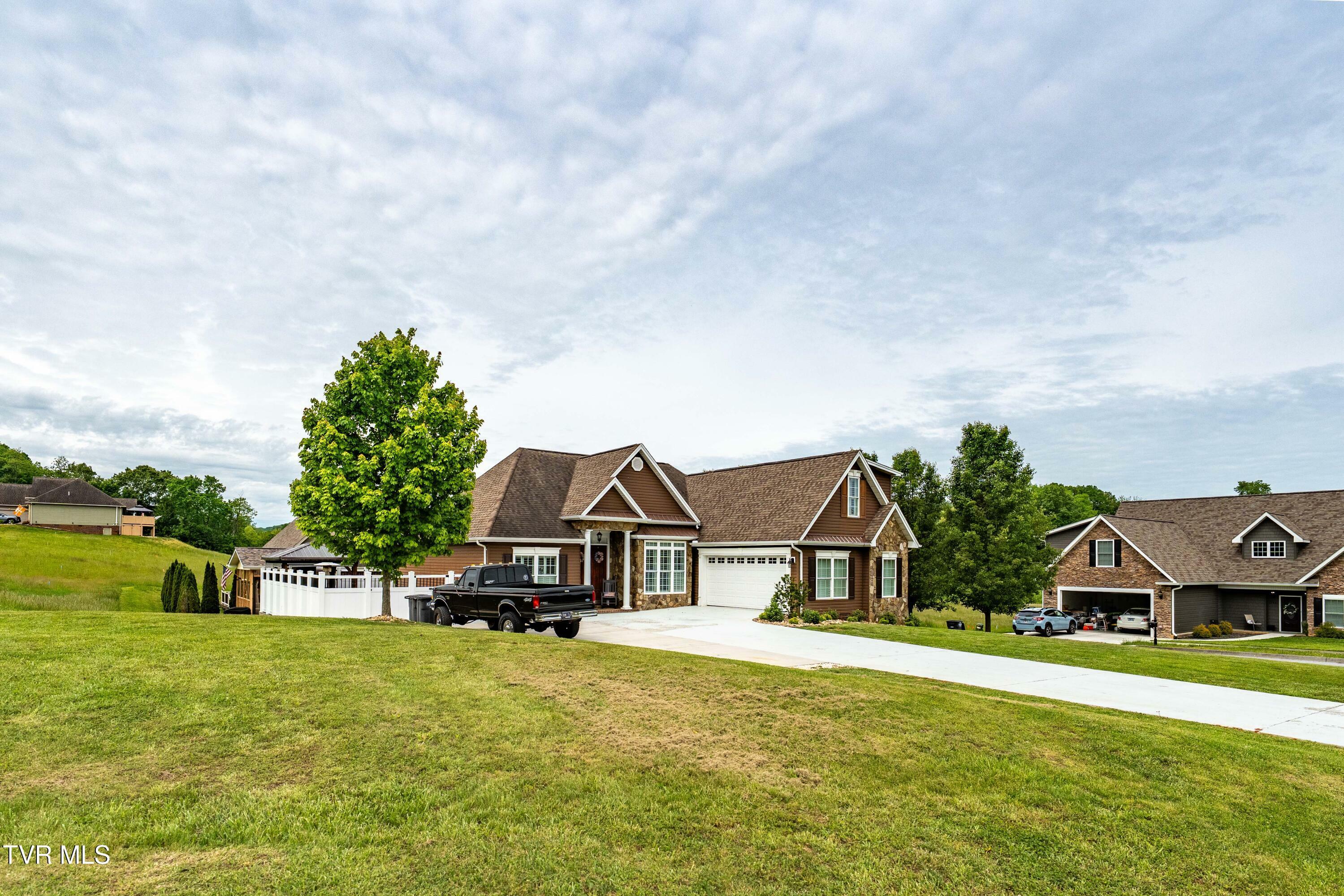 Property Photo: 1124 Martingale Square TN 37663