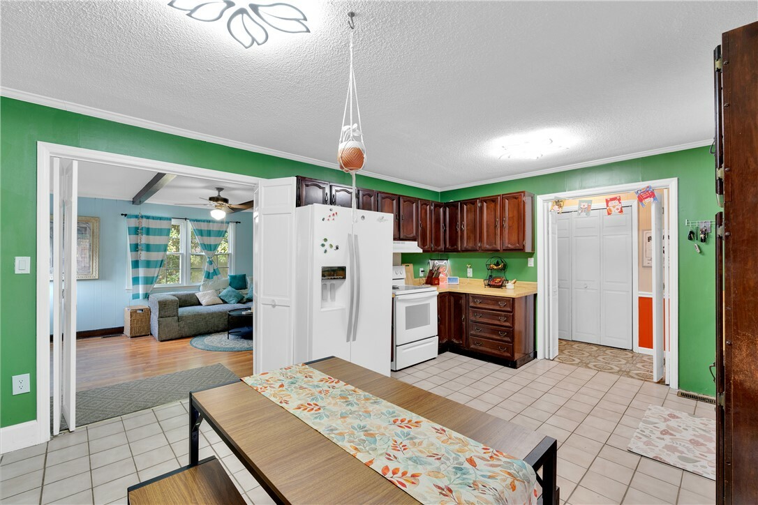 Property Photo: 1227 Seay Road SC 29307