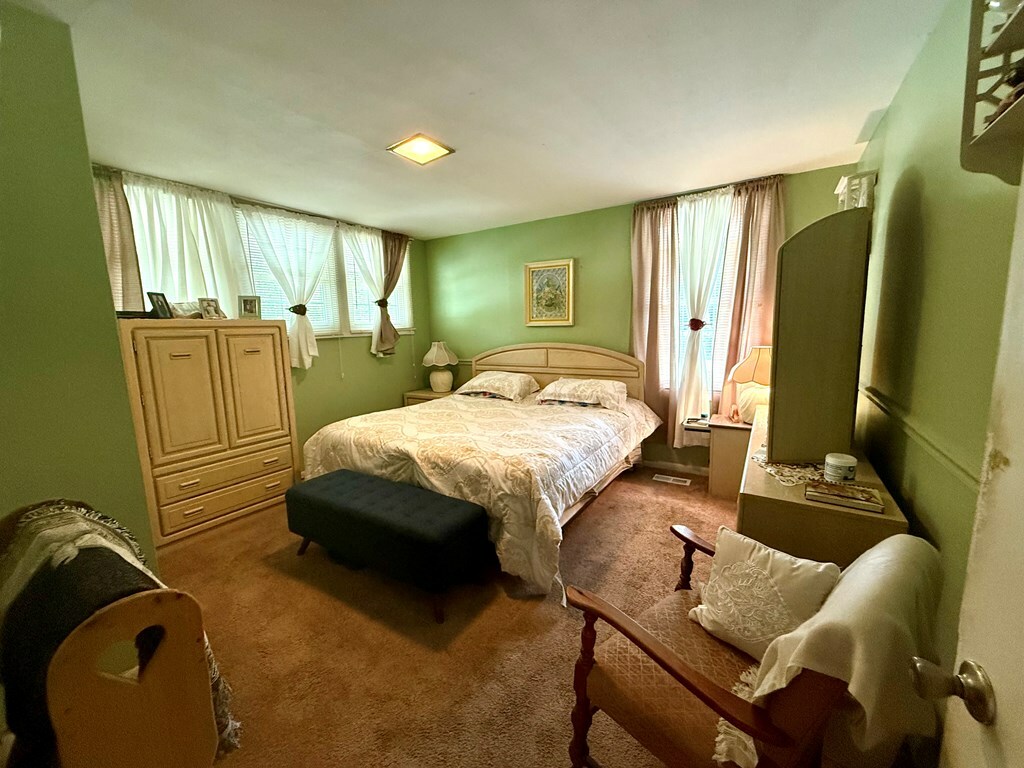 Property Photo: 927 Ridgewood GA 31601