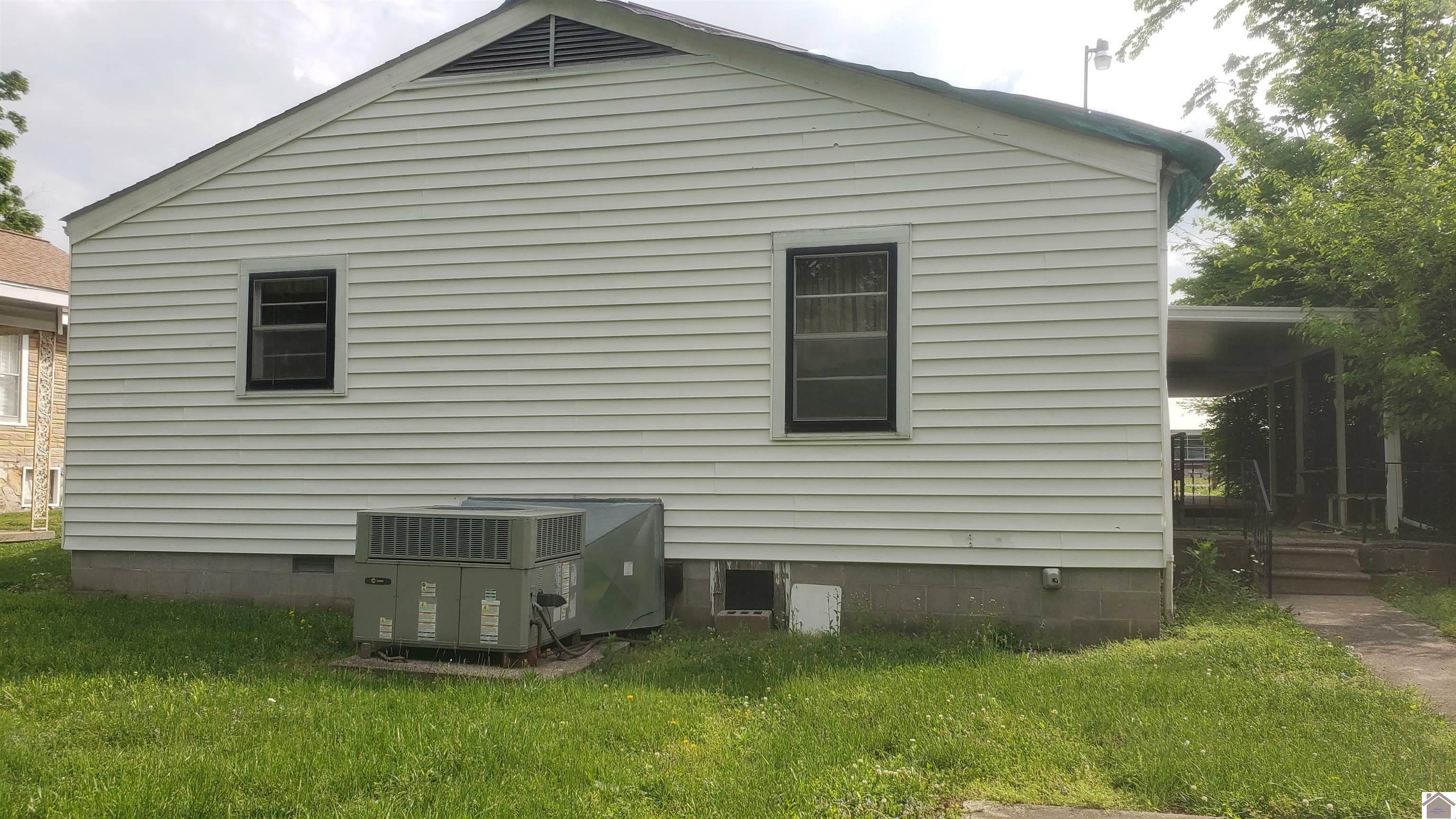 Property Photo: 223 Charleston Ave KY 42001