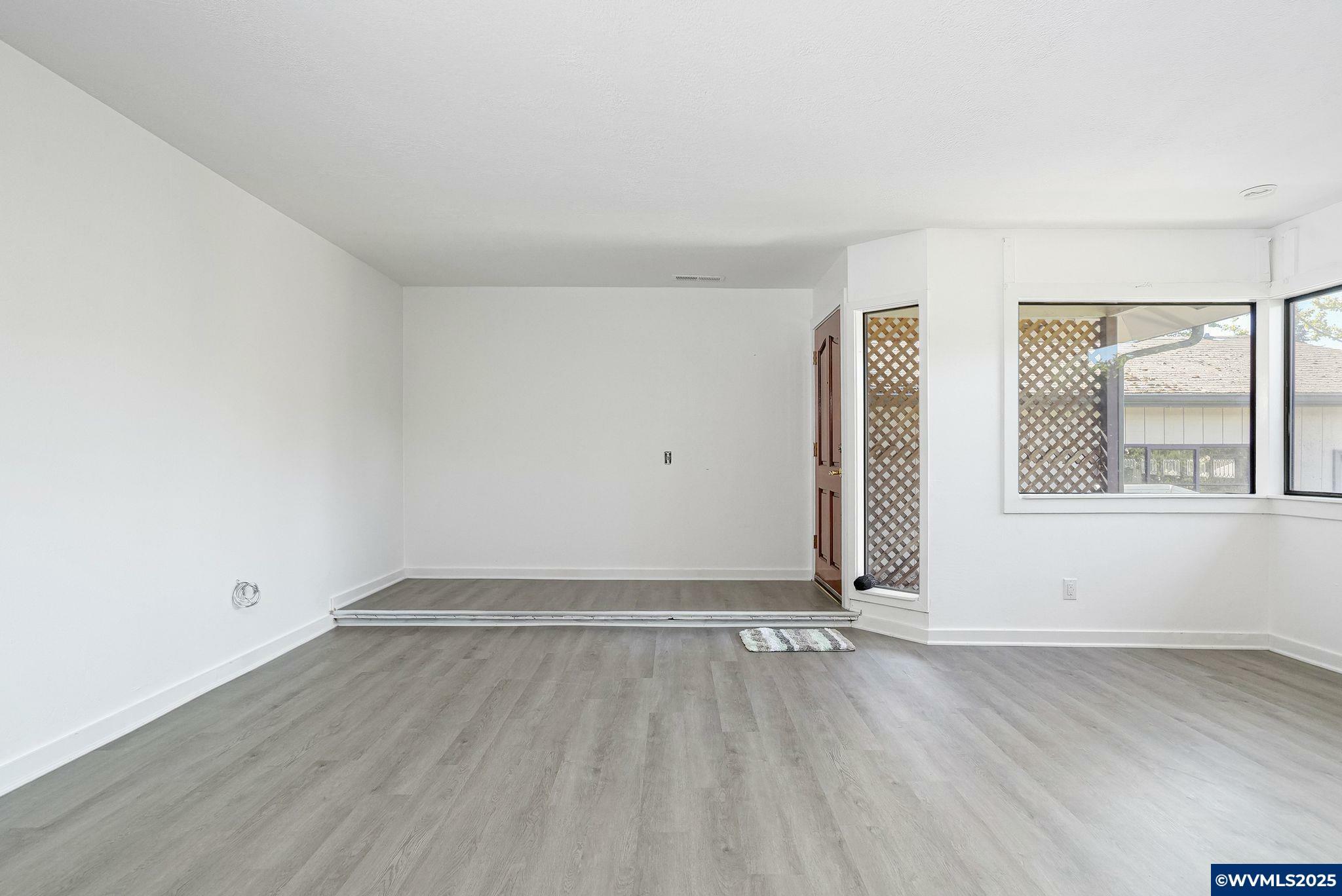 Property Photo: 3070 Troth Ct SE OR 97302
