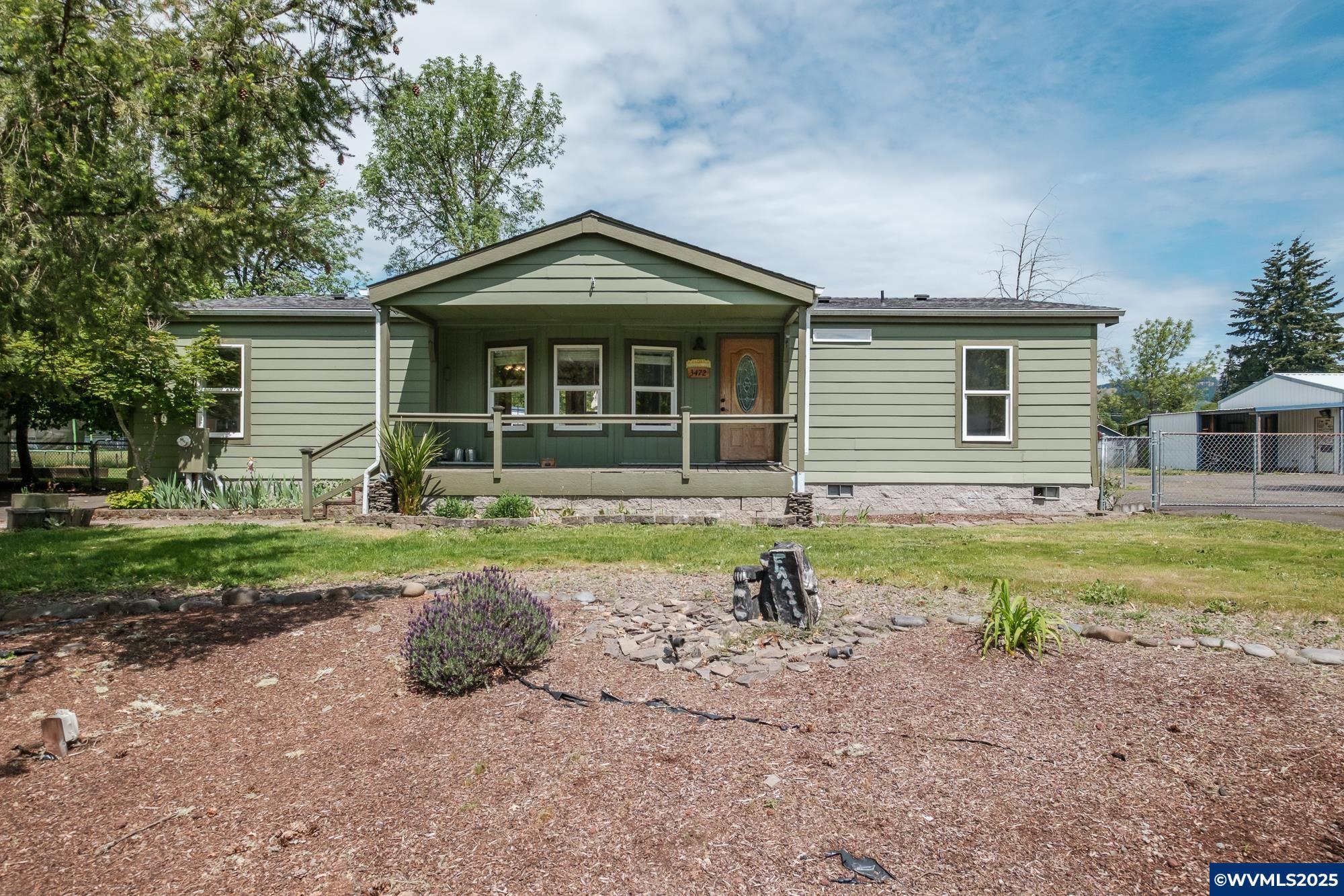 Property Photo: 3472 Juniper St OR 97386