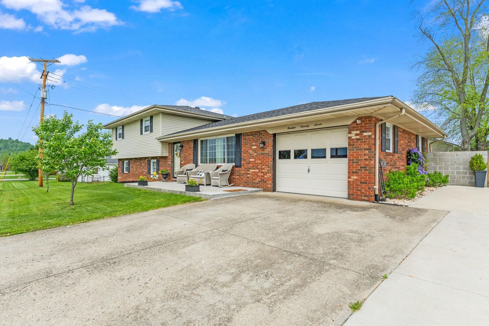 Property Photo: 1477 W Calumet Dr. KY 41183