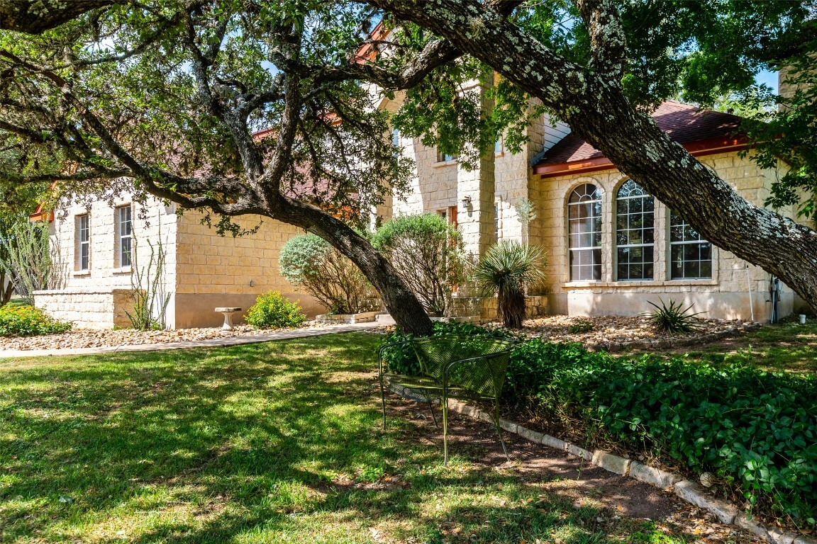 Property Photo: 511 Shadywood Lane TX 78620