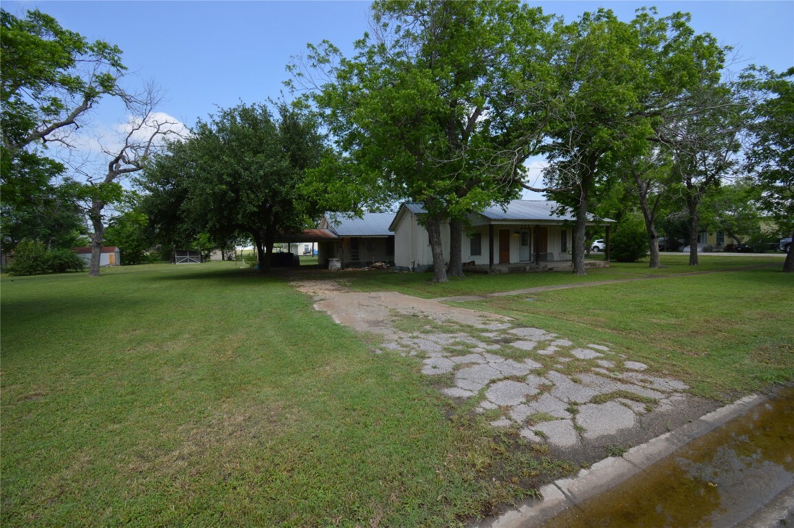 Property Photo: 307 S Evie Street TX 76511