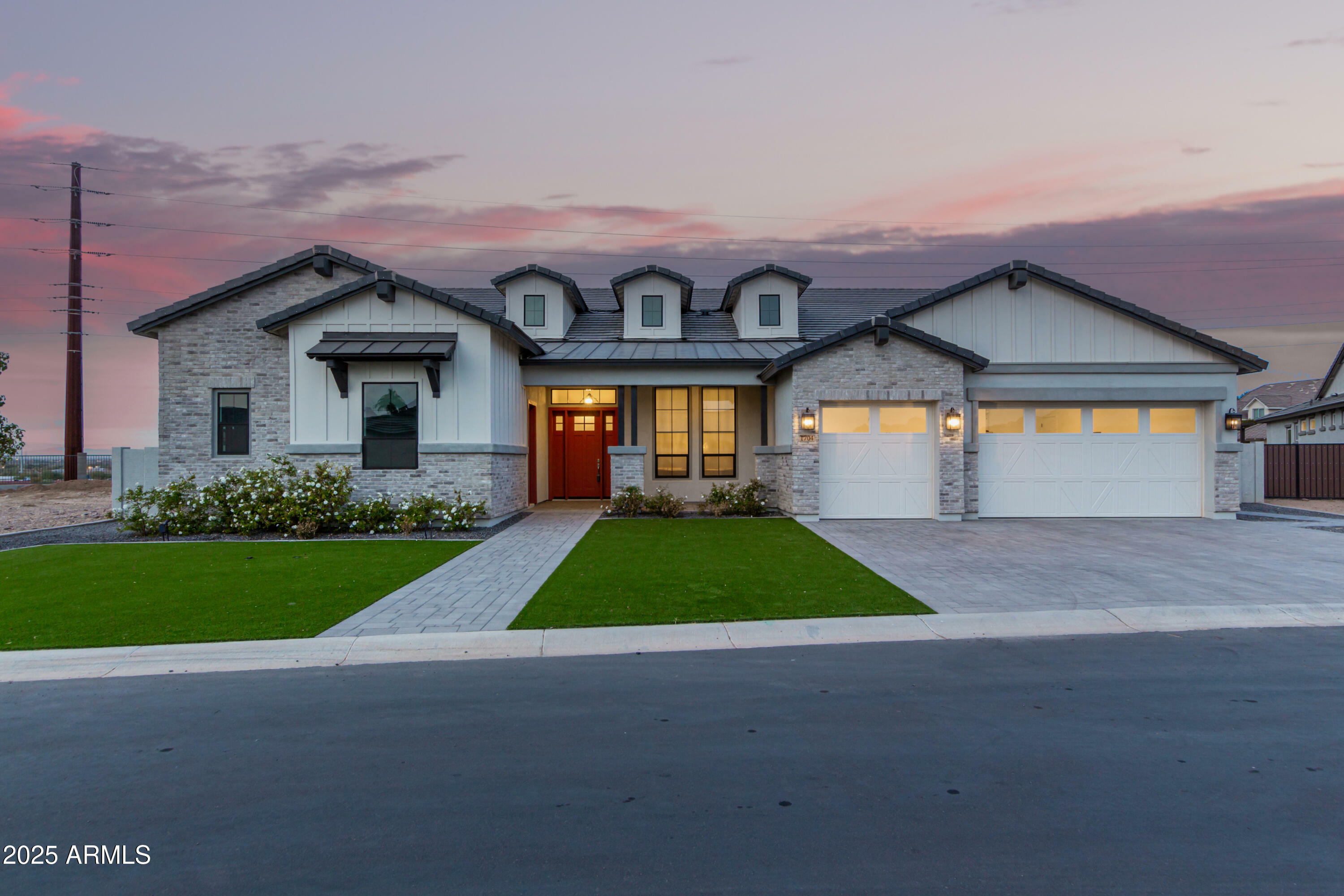 Property Photo: 1704 E Melrose Street AZ 85203