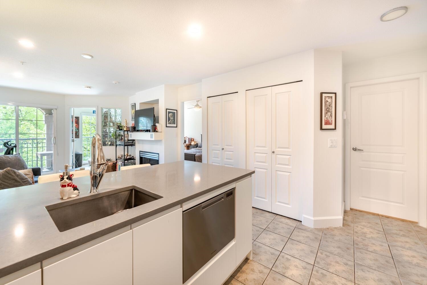 Property Photo: 1989 Dunbar Street 308 BC V6R 4R5