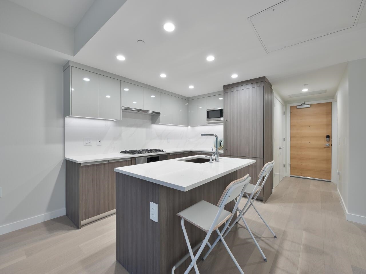 Property Photo: 485 West 63rd Avenue 103 BC V5X 2J3