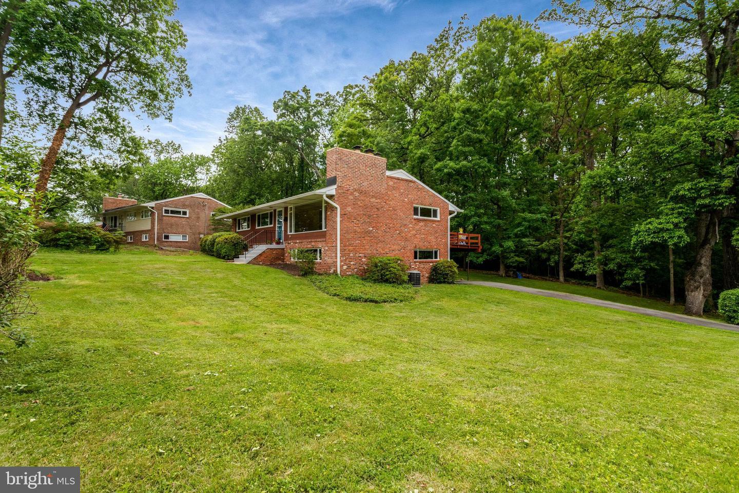 Property Photo: 3900 Terrace Drive VA 22003
