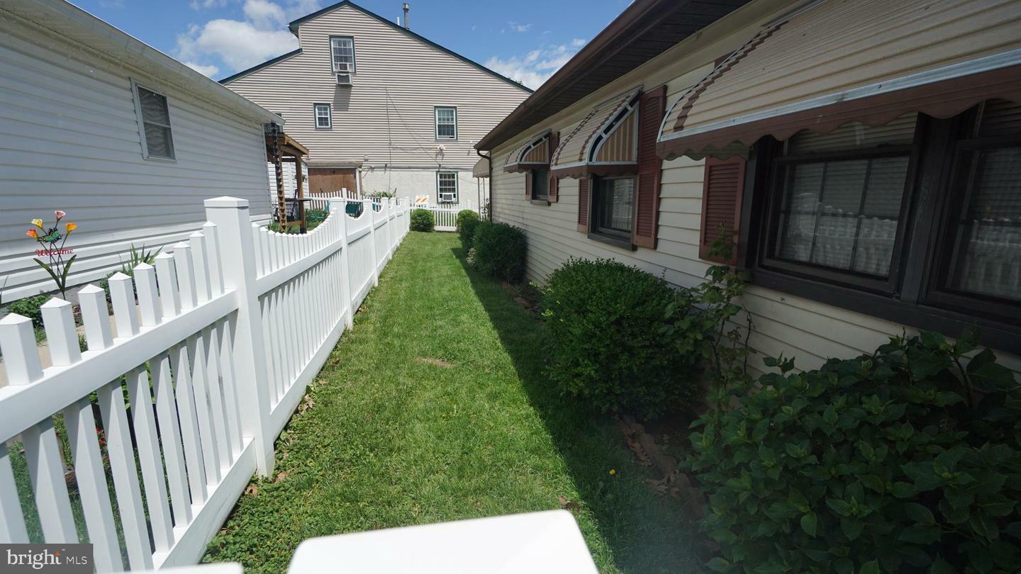 Property Photo: 5021 Arendell Avenue PA 19114