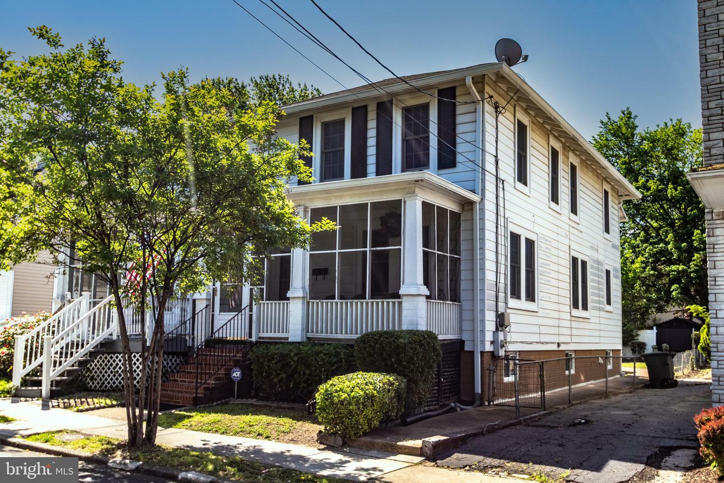 Property Photo: 403 Hume Avenue VA 22301