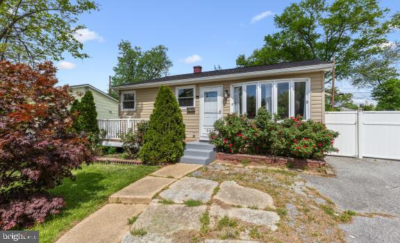 Property Photo: 305 Brock Bridge Road MD 20724