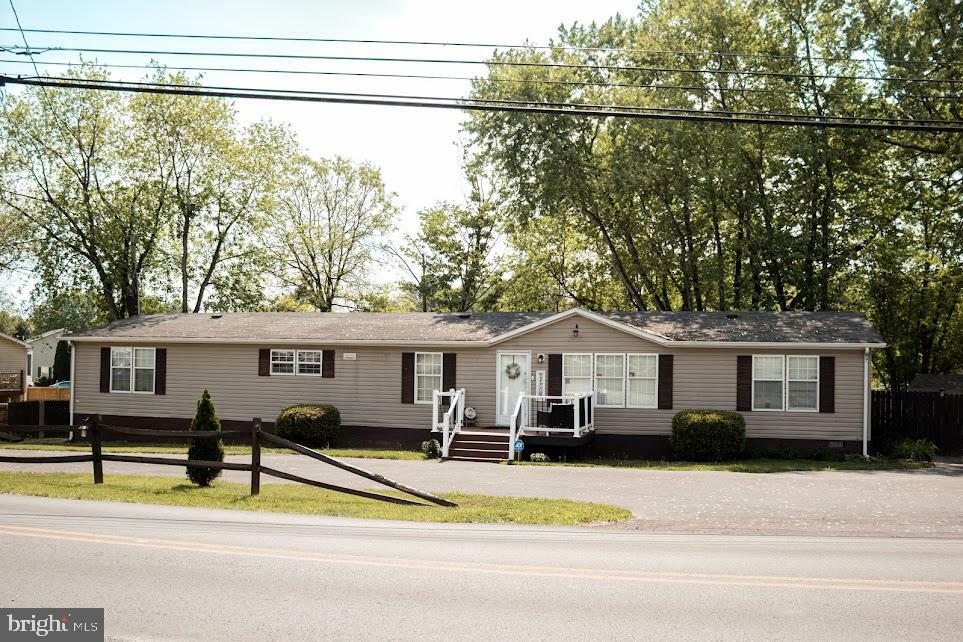 Property Photo: 406 Jenny Wren Drive WV 25404